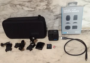 Cámara de acción GoPro HERO 11 negra mini 5,7K UHD con tarjeta SD, estuche y accesorios - Imagen 1 de 13