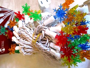 HOLIDAY LIVING 60ct LED MULTICOLOR SNOWFLAKE LIGHTS - NEW - Picture 1 of 7