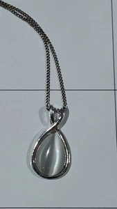 Vintage White Stone Pear Tear Shaped With Chain Necklace 45cm - Picture 1 of 6