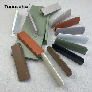  Maniglia nascosta moderna in alluminio per mobile cucina e cassetto - Foto 1 di 16