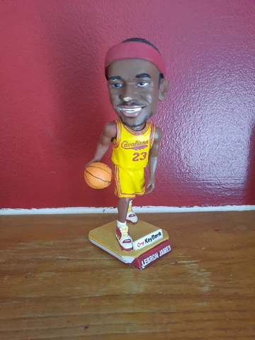 Lebron James Cleveland Cavaliers 12/2/08 Bobblehead NBA Yellow Jersey No Box Cover