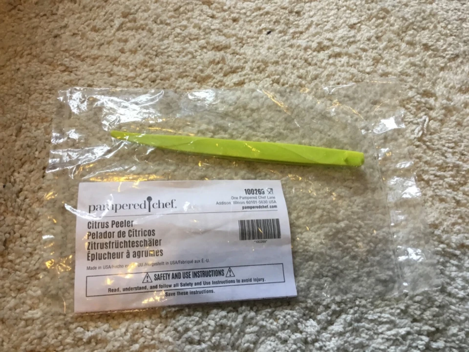 Pelador de cítricos Pampered Chef nuevo en paquete con instrucciones verde Foto 1 de 1