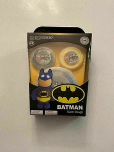 KM) NUOVO CON SCATOLA DC Comics Batman Dark Knight Gotham Super Dough Set (vedi descrizione) - Foto 1 di 2