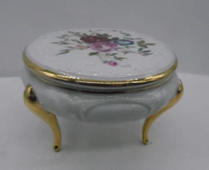 C1/LUXUS PORZELLAN LIMOGES P N FRANKREICH SCHMUCKSCHATULLE FUSS DREIBEIN ROSENDEKOR - Bild 1 von 3