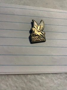 Spilla Pegasus Kentucky Derby Festival 1981 rara spilla corsa cavalli - nera e argento - Foto 1 di 3