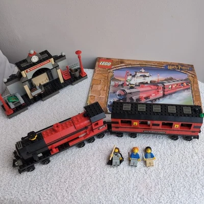 LEGO Harry Potter Hogwarts Express 4708 Train Set Minifigures Instructions - Image 1 of 4
