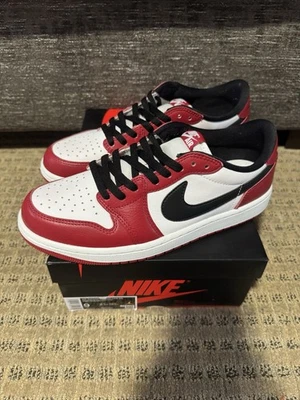 Размер 9 - Air Jordan 1 низкий Og ретро Chicago 2025 Og коробка в руке быстрая доставка - Изображение 1 из 4