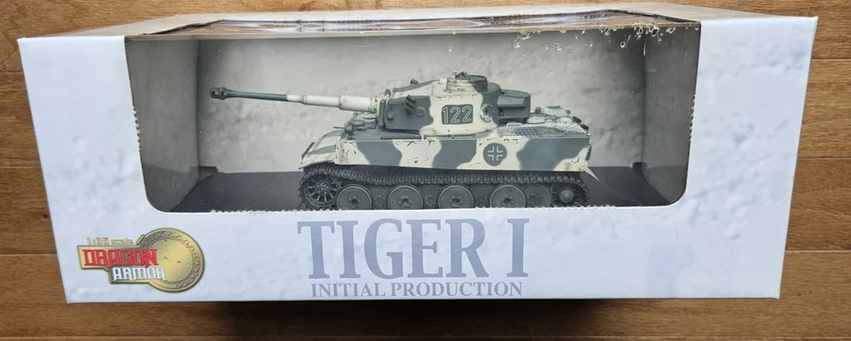 DRAGON ARMOR TIGER I TANQUE PRODUCCIÓN INICIAL INVIERNO CAMUFLAJE ESCALA 1:35 SIN USAR, EN CAJA Foto 1 de 4