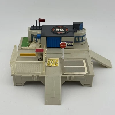 Vintage 1988 Micro Machines Galoob Travel City Playset Police Station Complete - Image 1 of 3