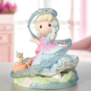 ✤ New PRECIOUS MOMENTS Disney Figurine CINDERELLA Ballgown Mice Pumpkin Princess - Picture 1 of 7
