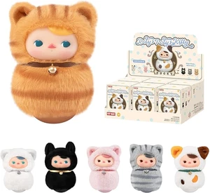 PUCKY ROLY-POLY KITTY SERIES PELUCHE BAMBOLA SCATOLA CIECA CONFERMATA HOT CUTE TOY REGALO - Foto 1 di 9
