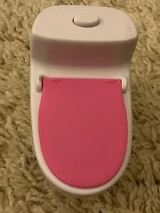 Barbie Doll Dream House 2018 pieza de repuesto inodoro con sonido de descarga funciona - Imagen 1 de 4