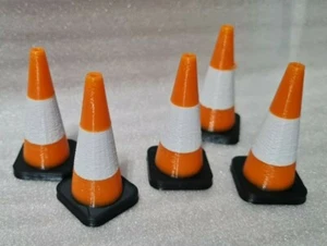 Traffic Cone Cones x 5 Scale Models 1/8 1/10 1/12 1/14 1/16 1/18 1/24 1/25 1/32 - Picture 1 of 4