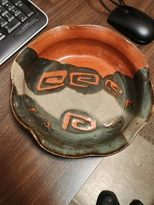 MH Pottery/Hand Thrown Dish - Picture 1 of 3