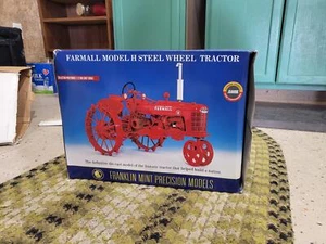 Frankin Mint 1:12 scale die-cast model Farmall Model H Steel Wheel Tractor - Picture 1 of 5