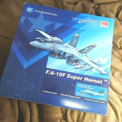 Hobby Master 1/72 F/A-18F Super Hornet Fighter Jet Model US Navy Jolly Rogers - Immagine 1 di 4