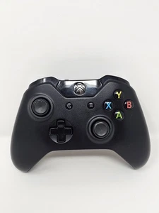 Microsoft Xbox One Wireless Controller – Black (Model 1697) - Tested & Working - Picture 1 of 7
