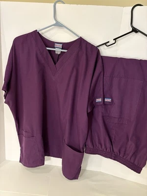 Conjunto Exfoliante Cherokee Unisex Talla XL Color Berenjena Top Y Pantalones Foto 1 de 4