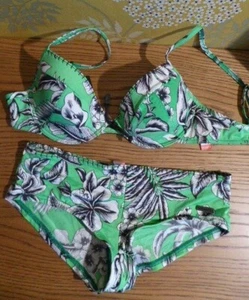 TRIUMPH maillot bain 2 pièces Vert Culotte shorty 38 soutien gorge push up 90 B - Picture 1 of 12