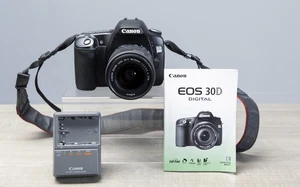 Canon EOS 30D, 8.2MP, DSLR mit Canon 18-55mm EF Objektiv Low Shutter Cnt. Getestet - Bild 1 von 10