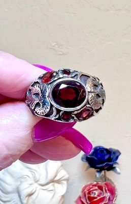 PRECIOSO Anillo Vintage ORNATADO Plata de Ley y Granate Diseño Superpuesto Dimensional Foto 1 de 4