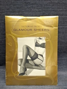 Medias Victoria's Secret Glamour de encaje transparente hasta el muslo medianas nuevas de stock - Imagen 1 de 5