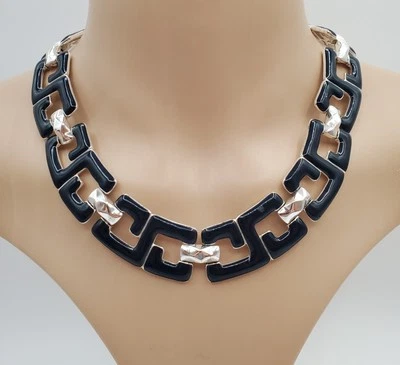 Colar Monet anos 80 16" esmalte azul marinho escuro tom prata robusto pista geométrica - Imagem 1 de 4
