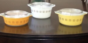Vintage Set Pyrex Bowls with Lids - Town and Country Cross Stitch Star Pattern - Picture 1 of 8