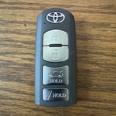 TOYOTA YARIS iA 2017-2020 mando a distancia llave inteligente FCC: WAZSKE13D02 4 botones como nuevo Foto 1 de 4