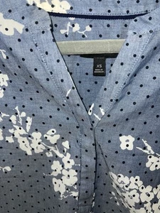 Blusa Talbots Mujer Talla XS Azul Floral Cuello en V Manga Larga Clásica Jean - Imagen 1 de 5