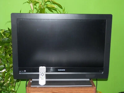 Magnavox 32MF337B 32" LCD TV HDTV (NYC PICK UP ONLY) - Image 1 of 4