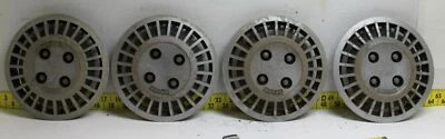 Used OEM Set of 4 13" Hub Caps 999JWB5000 1982-1986 Nissan Sentra (3358) - Imagem 1 de 4