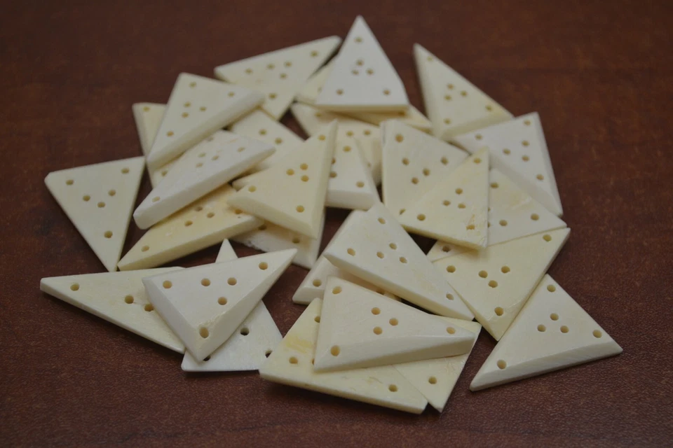 50 PCS BROWN TRIANGLE BUFFALO BONE SEWING BUTTONS 1 1/4" #T-2125A - Image 1 of 1