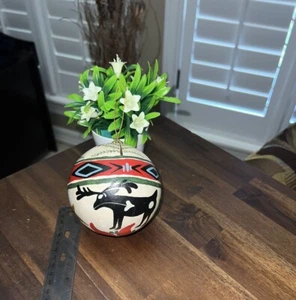 Papel maché pintado a mano firmado Navajo 1991 adorno de Navidad ciervo vintage - Imagen 1 de 7