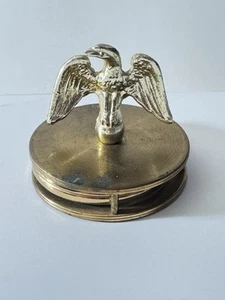 Vintage Adler Messing versteckte drehbare Lupe Schlaufe Schreibtisch Briefbeschwerer - Bild 1 von 11