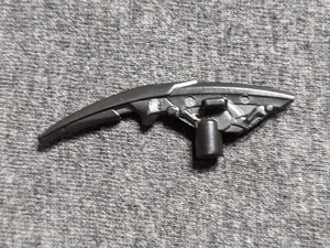 Transformers STUDIO SERIES SS-71 Deluxe Class AUTOBOT DINO Part RIGHT ARM BLADE - Picture 1 of 2