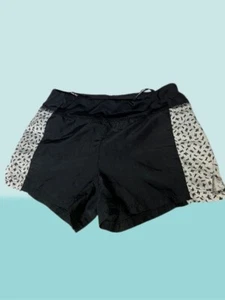 Nike Running Dri-Fit Black White Shorts with Pockets Youth Small - Picture 1 of 3