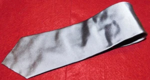 MEN'S GENE MEYER LIGHT GREY SOLID ALL SILK TIE - NECK TIES - DESIGNER TIES. - Picture 1 of 3