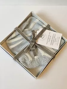 POTTERY BARN Set Cappello + Stivaletti Bambini BAMBINO Maglia Strisce 6-12 Mesi BLU ~NUOVO - Foto 1 di 3