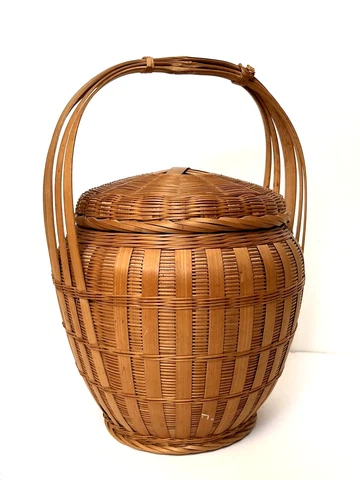 Peo Reb China VTG Bamboo-Handle-Lid Bamboo/Rattan basket with lid / label Cover