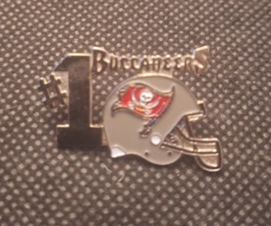 #1 Buccaneers Pinback   e9666UXX - Picture 1 of 2