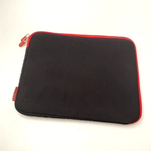 Funda acolchada de neopreno Belkin 15" negra/roja para portátil - Imagen 1 de 11