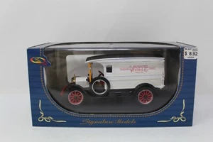1/32 Signature Models White Logo Van In Box - Picture 1 of 7