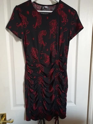 H&M Black & Red Tiger Print Oriental Style Stretch Bodycon Ruched Dress Sz L - Image 1 of 4