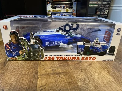 Takuma Sato 2017 Indy 500 escala 1:18 fundido - Imagem 1 de 3