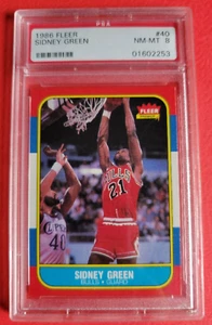 1986-87 tarjeta de novato verde Fleer Sidney PSA 8 casi nueva - como nueva Michael Jordan's Bulls - Imagen 1 de 2