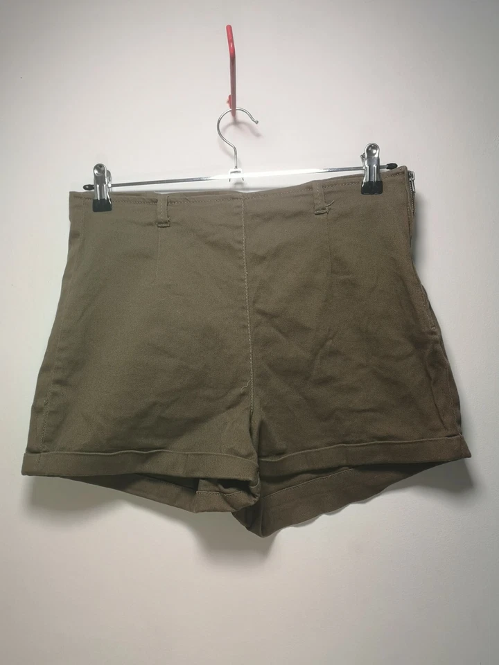 Forever 21 Khaki Green Side Zip Cotton Shorts - Size 16 W30" L2" (51y) - Image 1 of 4