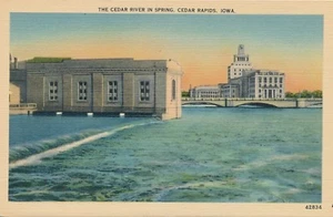 CEDAR RAPIDS IA � The Cedar River in Spring - Picture 1 of 2
