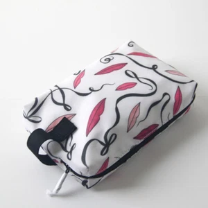 MAC ILLUSTRATED BY REBECCA MOSES MAKEUP BAG WITH ZIPPER LIP PATTERN PINK NEW - Picture 1 of 3