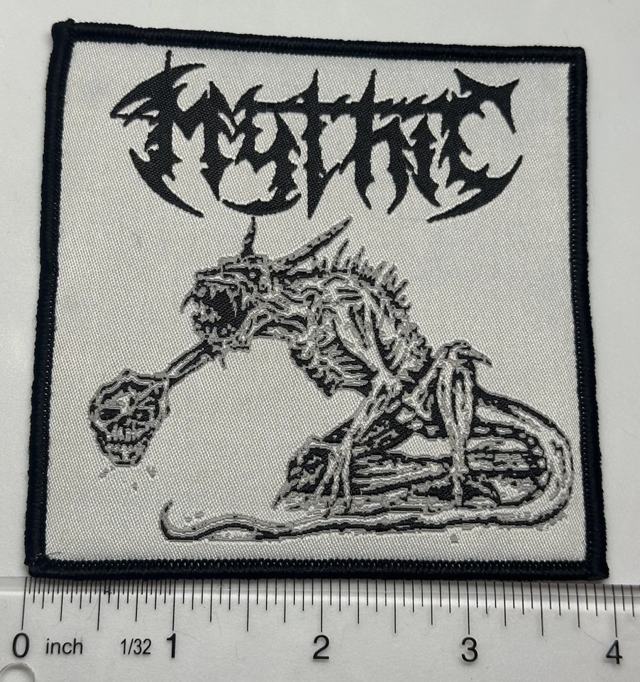 Parche tejido Mythic The Immortal Realm borde negro  Foto 1 de 1